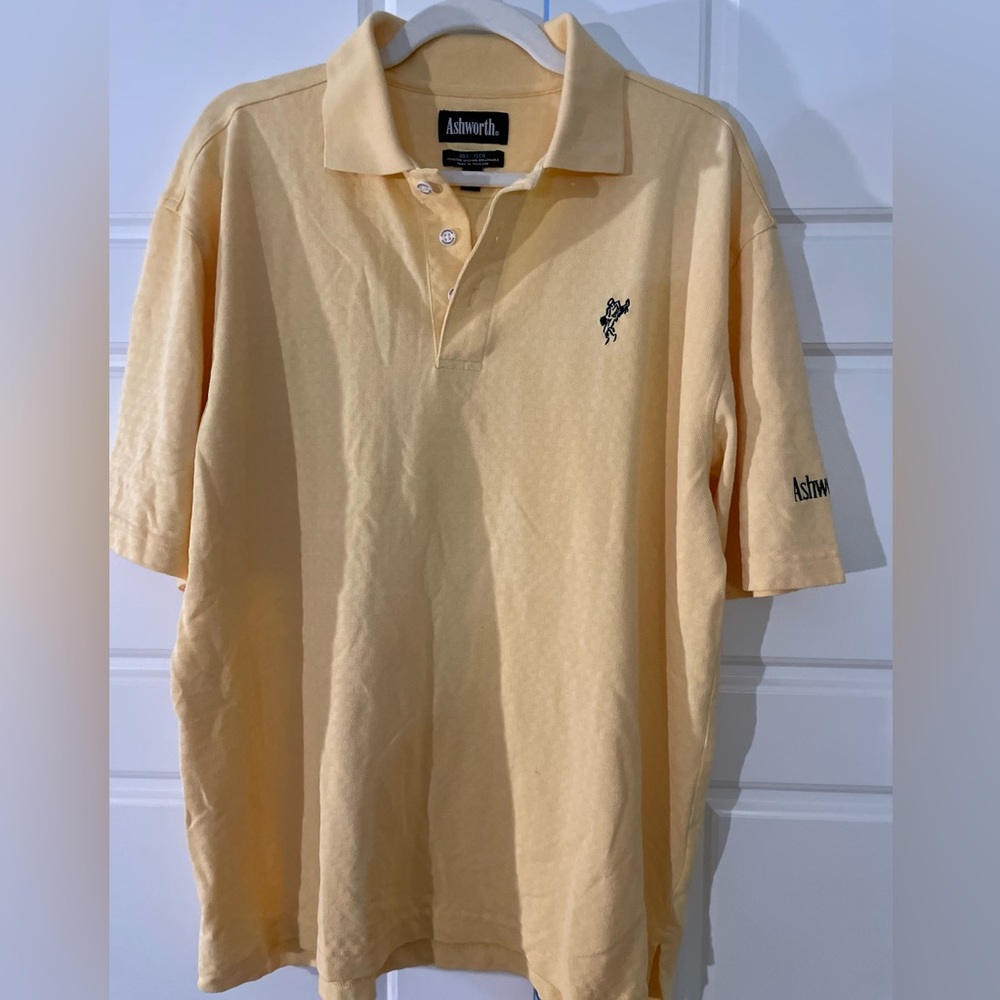 Ashworth polo style collared shirt sz M